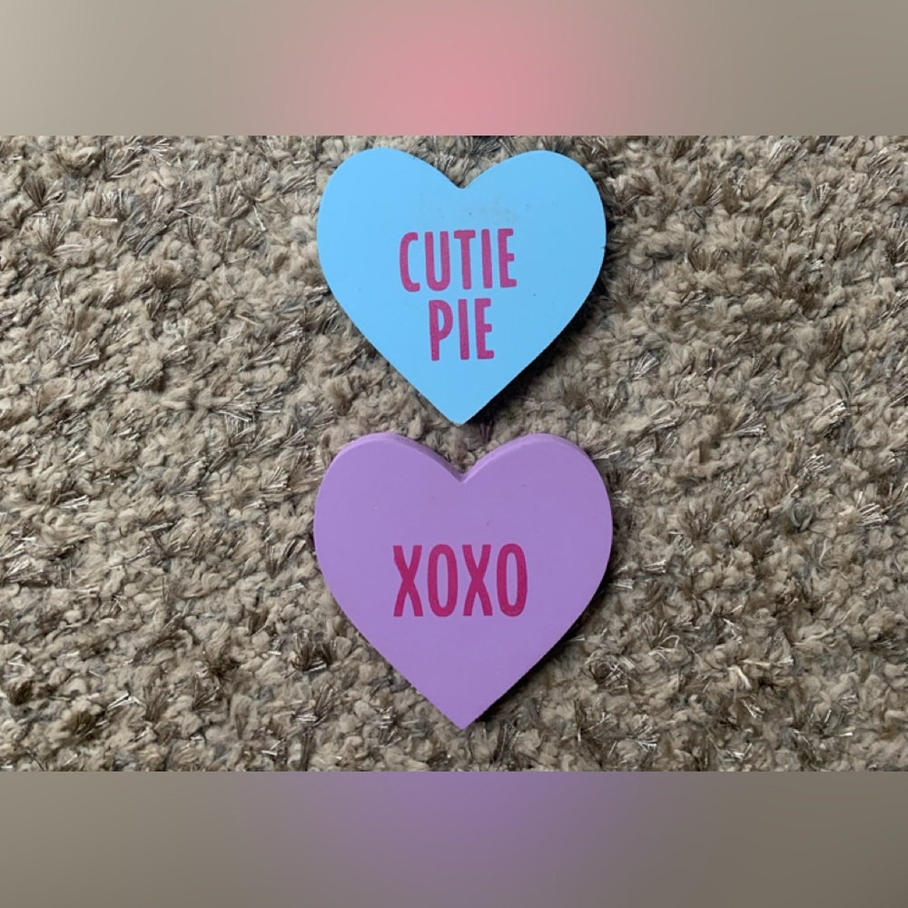 Valentine’s Conversation Heart Tabletop Decor - Picture 3 of 3